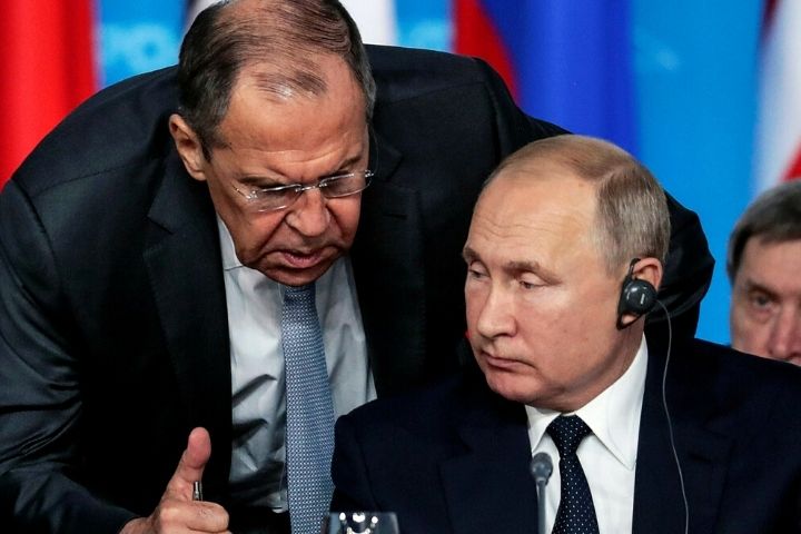 The EU Includes Putin And Lavrov On The Sanctions List And Freezes Their Assets